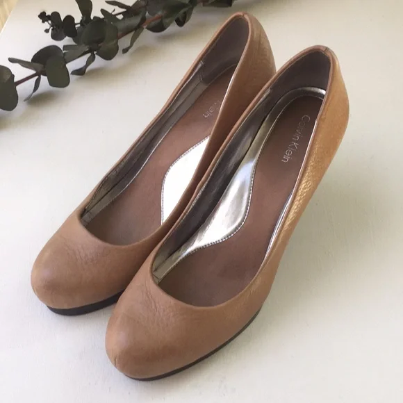 Calvin Klein Leather Fairley Heels size 8.5 - Picture 2 of 8